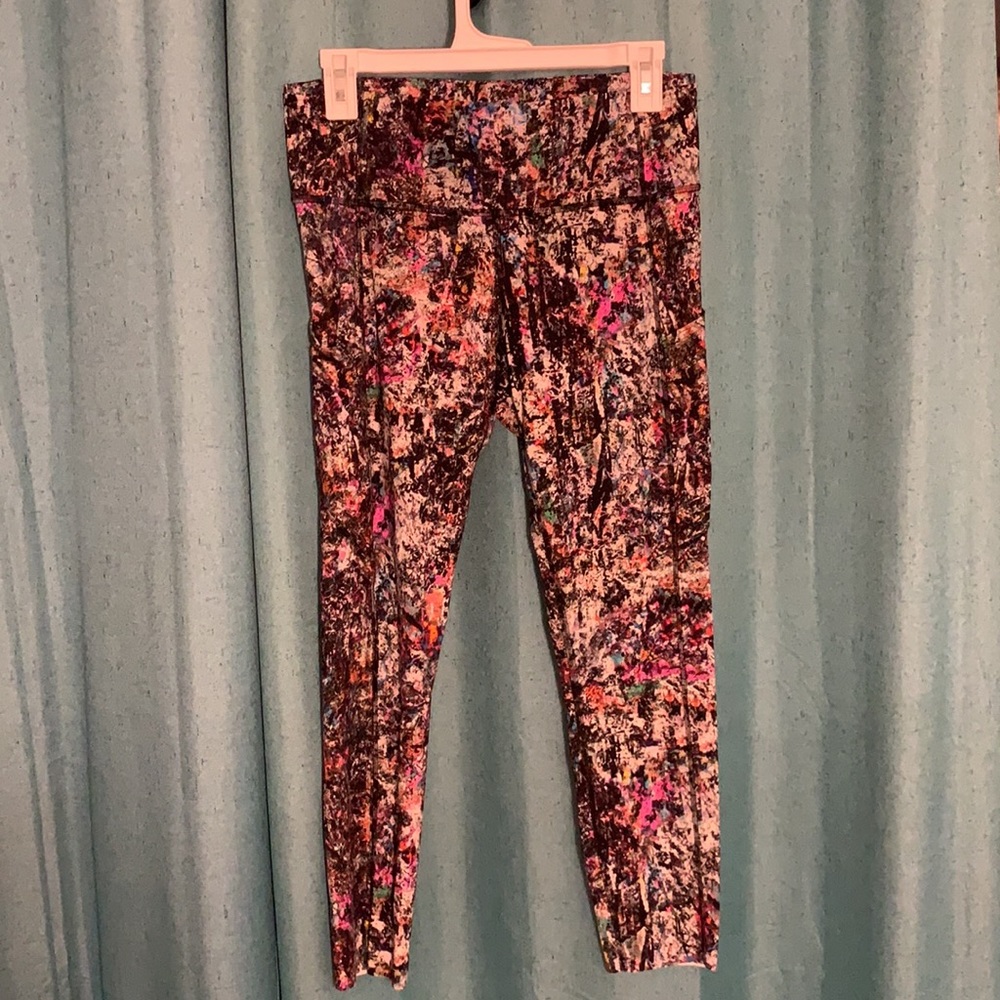 Lulu Lemon Capri Leggings With Side Pockets size 10